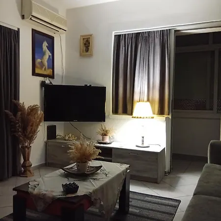 Entire Crib In Center Of * Tirana