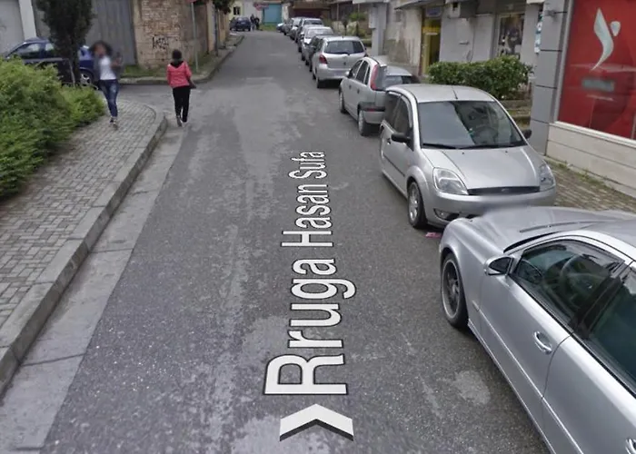 Your Own Flat * 地拉那